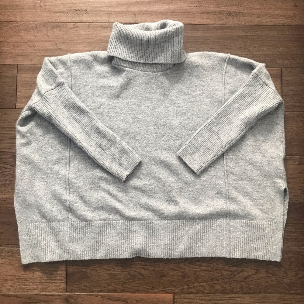 GAP Grey Turtleneck Batwing Sweater Size XS